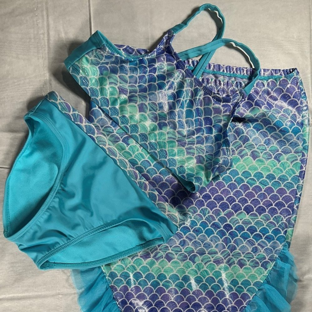 👣 5/$25 -Blue/Purple/Turquoise Three Piece Mermaid Scale Print Bathing Suit Set